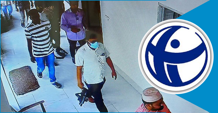 গণপূর্ত কার্যালয়ে অস্ত্র হাতে মহড়া পেশিশক্তি ব্যবহারের বহিঃপ্রকাশ
