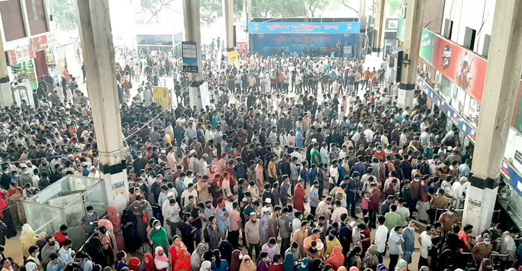 ট্রেনের অগ্রিম টিকিট বিক্রি শুরু, কমলাপুরে উপচেপড়া ভিড়