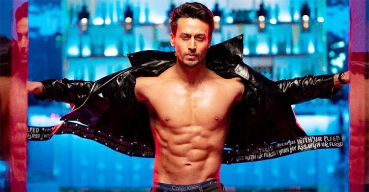 জন্মদিনে ভক্তদের সুখবর দিলেন টাইগার