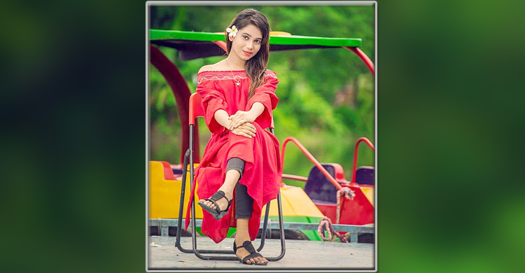 মাদক সেবনের সময় ধরা পড়লেন টিকটক মডেল