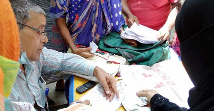 নিবন্ধনে টাকা নেয়ার অভিযোগে রায়পুরে ৩ স্বাস্থ্যকর্মীকে প্রত্যাহার