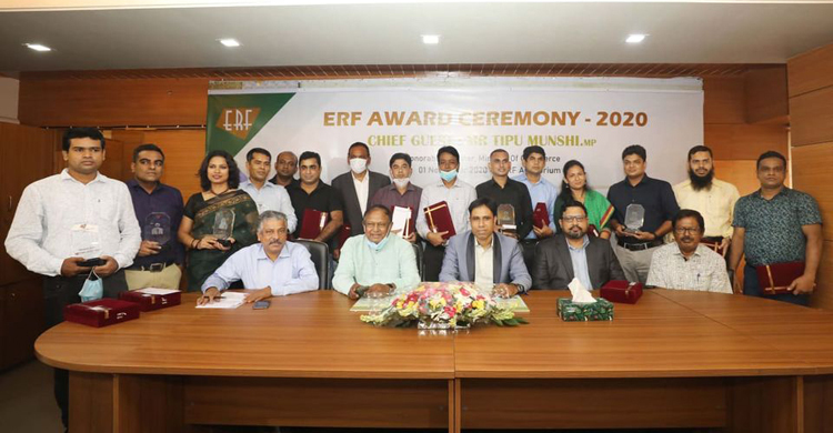 ইআরএফ বেস্ট রিপোর্টিং অ্যাওয়ার্ড পেলেন ১৫ সাংবাদিক