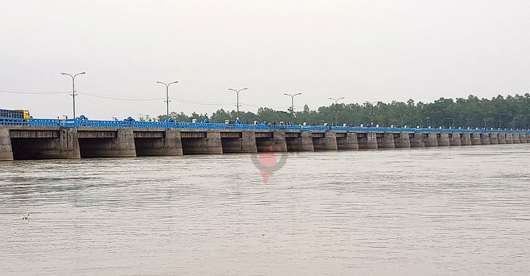 তিস্তায় পানি বেড়েছে, খুলে দেওয়া হলো ৪৪ গেট
