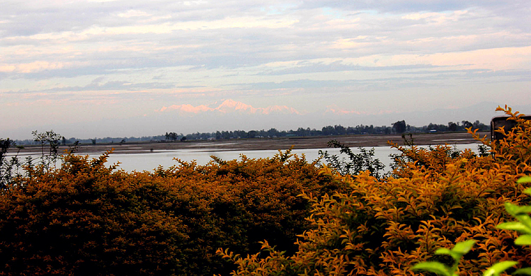 তিস্তা ব্যারাজ থেকেও দেখা মিলছে কাঞ্চনজঙ্ঘার