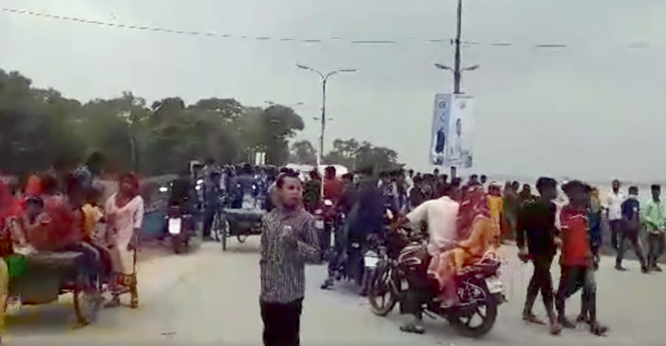 করোনা ভুলে আনন্দ লেগেছে তিস্তা ব্যারেজ এলাকায়