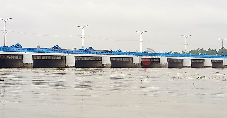 তিস্তার পানি বিপৎসীমা ছুঁই ছুঁই