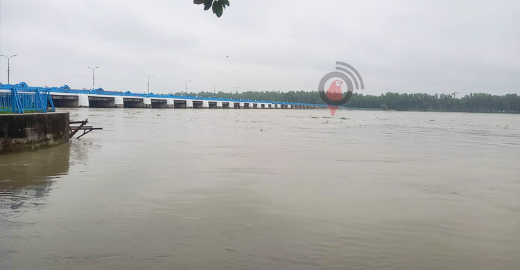 তিস্তার পানি বিপৎসীমা ছুঁই ছুঁই