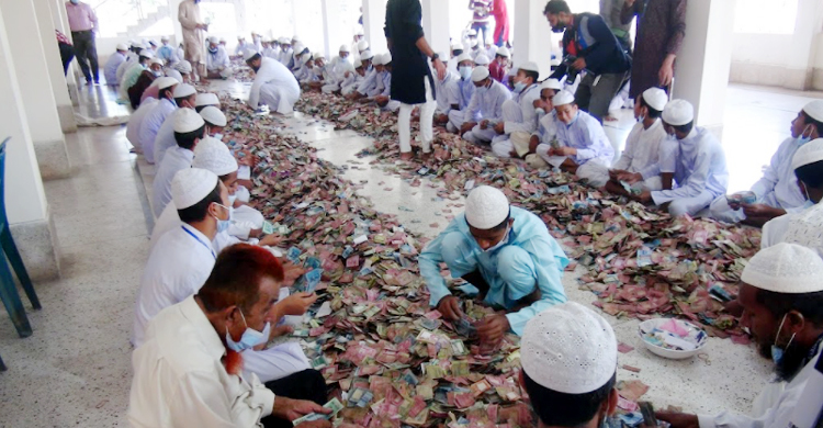 এবার পাগলা মসজিদের দানবাক্সে মিললো ৩ কোটি ৭ লাখ