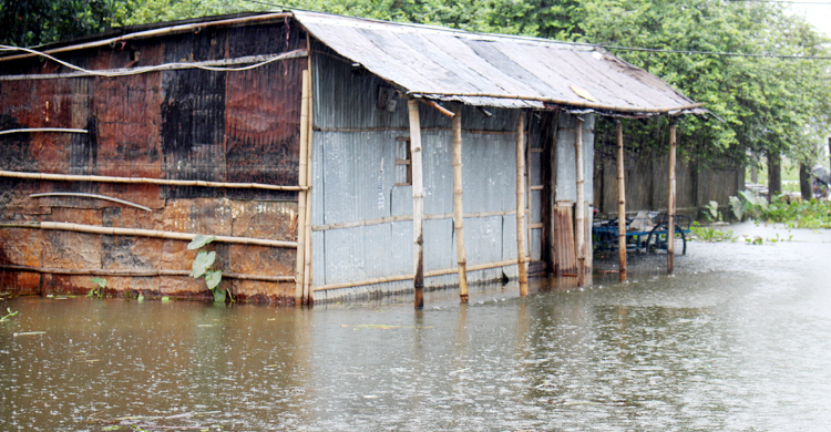 বন্যা: সুনামগঞ্জে ৫ হাজার পরিবারকে ৫ কোটি টাকা বরাদ্দ