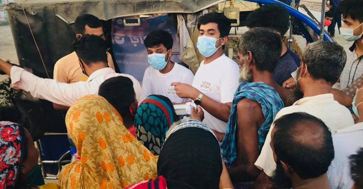 এক টাকায় খাবার পেলেন ৯০ অসহায়