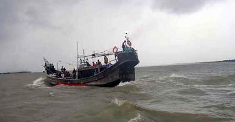 পদ্মায় যাত্রীবাহী ট্রলারে ডাকাতি, নগদ টাকা ও স্বর্ণালংকার লুট