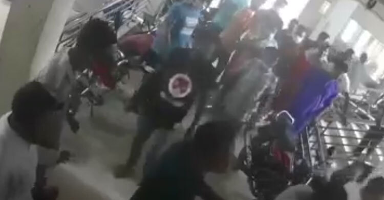 মেয়রের উপস্থিতিতে ছাত্রলীগ নেতাকে মারধর, ভিডিও ভাইরাল