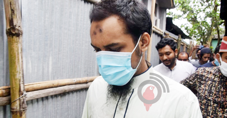 ফজরের পর বাসায় ফেরেন ত্ব-হা
