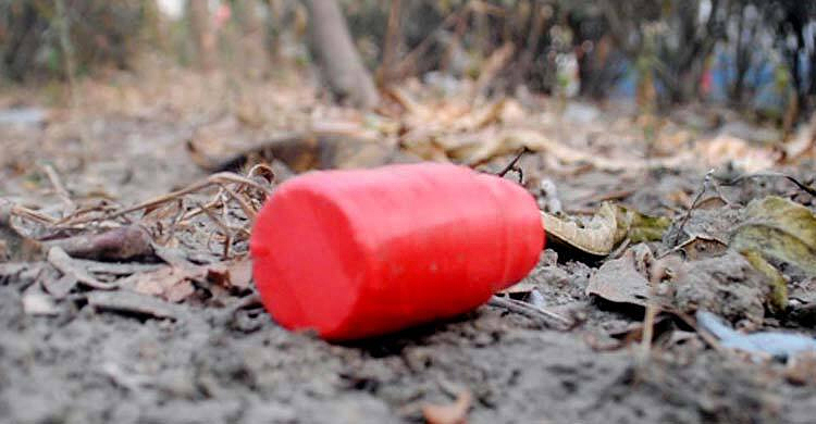 প্রতিপক্ষের ককটেলে মাথা উড়ে গেল কৃষকের