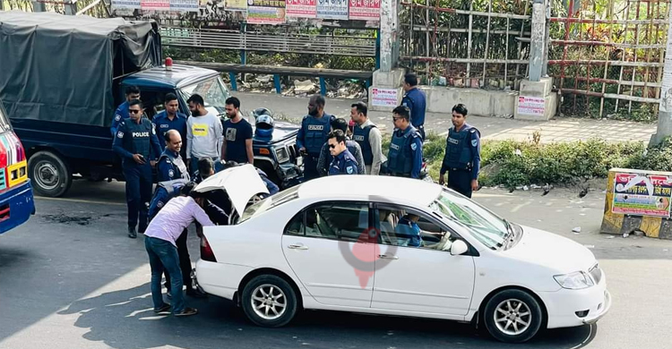 ঢাকা-চট্টগ্রাম মহাসড়কে পয়েন্টে পয়েন্টে পুলিশের তল্লাশি