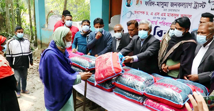 কষ্ট দূর হলো ২ হাজার শীতার্তের