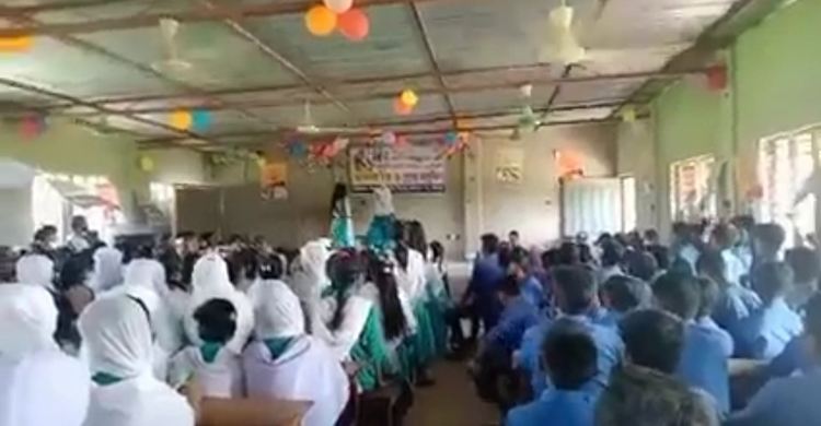 ডিজে গানের তালে নেচে বঙ্গবন্ধুর জন্মদিন পালন, সমালোচনার ঝড়