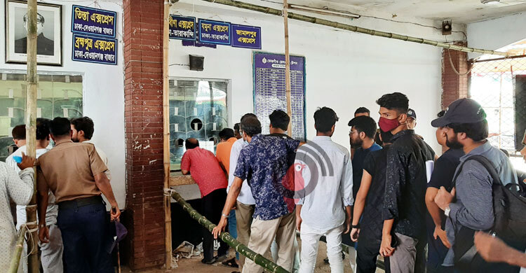 তেজগাঁও স্টেশনে মিলছে ময়মনসিংহ-জামালপুরের টিকিট, চাপ নেই যাত্রীর