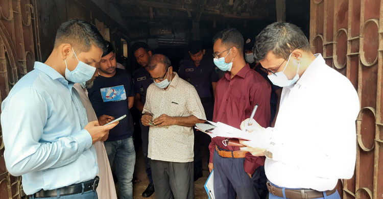 জয়পুরহোটে গুদামে মিললো ৪৩৬৫৩ লিটার সয়াবিন তেল