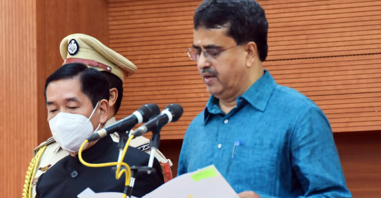 উন্নয়নের ধারায় গতি বাড়ানোই সরকারের লক্ষ্য: শপথের পর মুখ্যমন্ত্রী