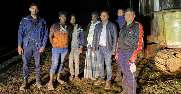 রাতের আঁধারে কাটা হচ্ছিল টপ সয়েল, লাখ টাকা জরিমানা