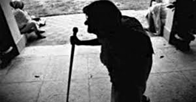 ছেলেদের অত্যাচারে বাড়িছাড়া দুই মা