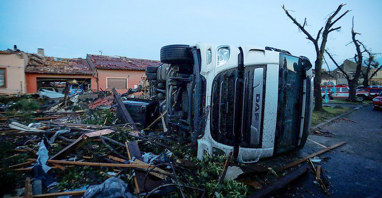 tornado-2.jpg