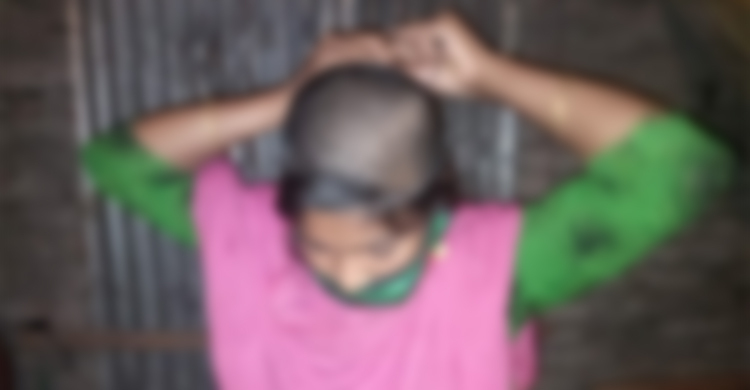 যৌতুক না পেয়ে স্ত্রীকে ন্যাড়া করে দিলো স্বামী