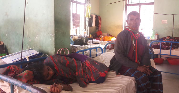 চায়ের কেটলির গরম পানিতে স্ত্রীর শরীর ঝলসে দিলেন স্বামী