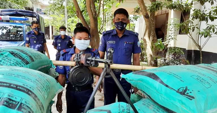 সোনাগাজী মডেল থানায় দুটি মেশিনগান স্থাপন