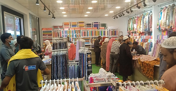 বাণিজ্যমেলায় ছাড় ছাড়াই জমজমাট ব্রেক্সি ফেব্রিক্স