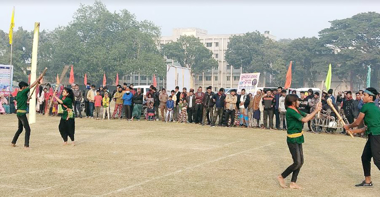 সুলতান মেলায় গ্রাম বাংলার ঐতিহ্যবাহী লাঠিখেলা