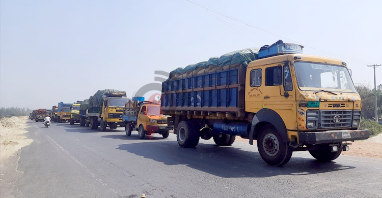 সিরাজগঞ্জ মহাসড়কে ২০ কিলোমিটার যানজট