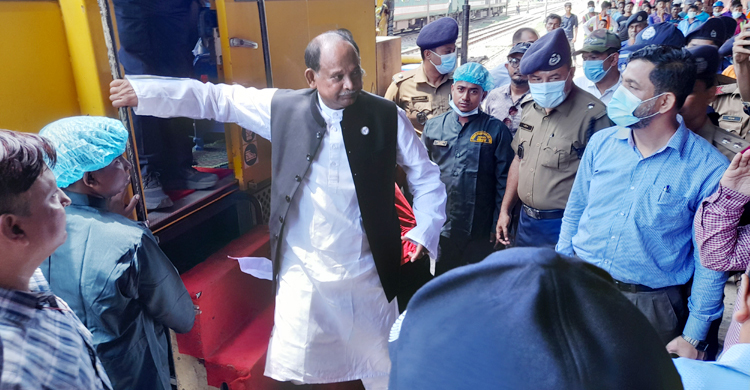 ট্রেনের ভাড়া বাড়ানোর সিদ্ধান্ত এখনো হয়নি: রেলমন্ত্রী