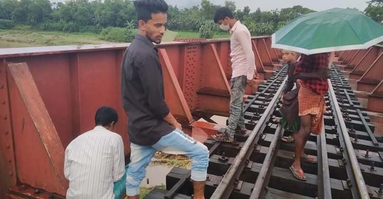 শায়েস্তাগঞ্জে ট্রেনে কাটা পড়ে নারীর মৃত্যু