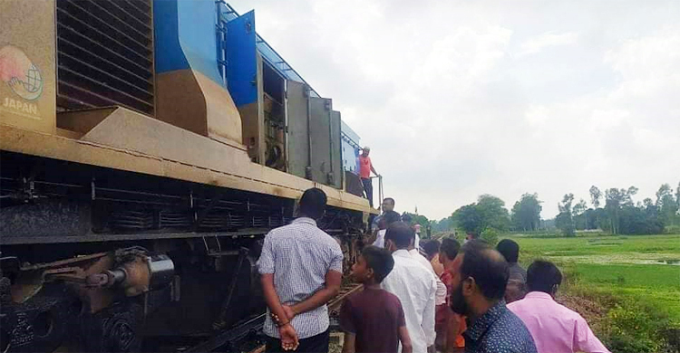 নীলসাগরের ইঞ্জিন বিকল, পশ্চিমাঞ্চলে ট্রেন চলাচল বন্ধ