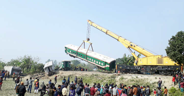 ট্রেন দুর্ঘটনার তদন্ত শুরু, গেটম্যান বরখাস্ত