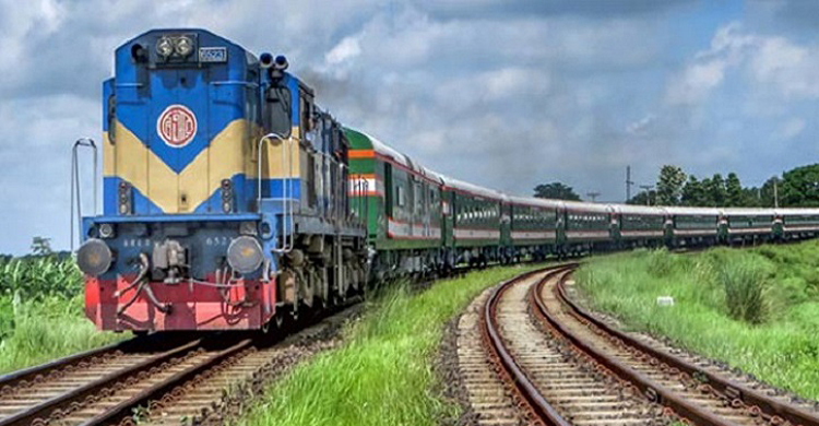চলন্ত ট্রেনে যাত্রীর মৃত্যু