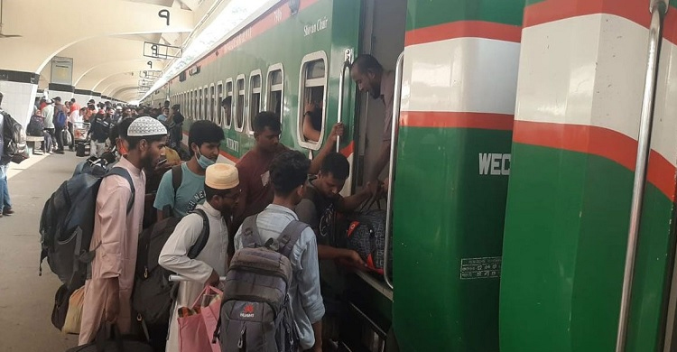ট্রেনের ভাড়া বাড়ানো হতে পারে: রেলমন্ত্রী