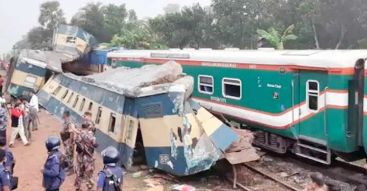 বিষাদের পাহাড় নিয়ে বাড়ি ফিরলেন সবাই