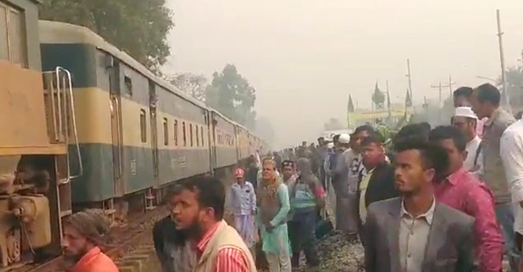 গাজীপুরে ট্রেনের ইঞ্জিন বিকল