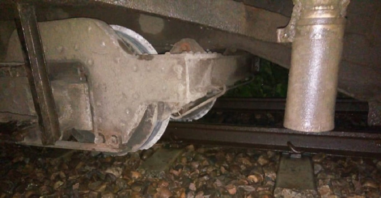 সরিষাবাড়ীতে বগি লাইনচ্যুত, ৬ ঘণ্টা ট্রেন চলাচল বন্ধ