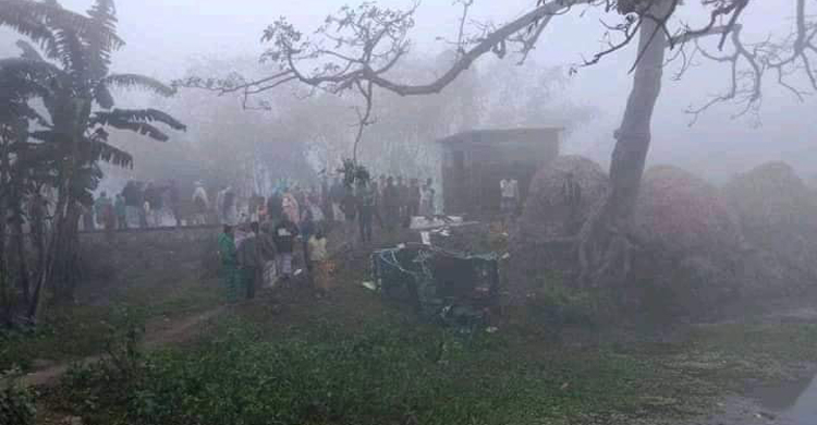 বরেন্দ্র এক্সপ্রেসের ধাক্কায় প্রাণ গেলো ৩ শ্রমিকের