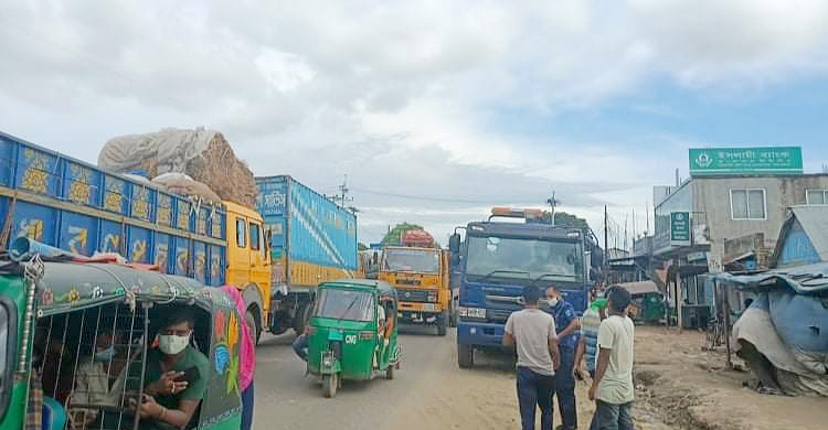 কুমিল্লা-সিলেট মহাসড়কে তীব্র যানজট