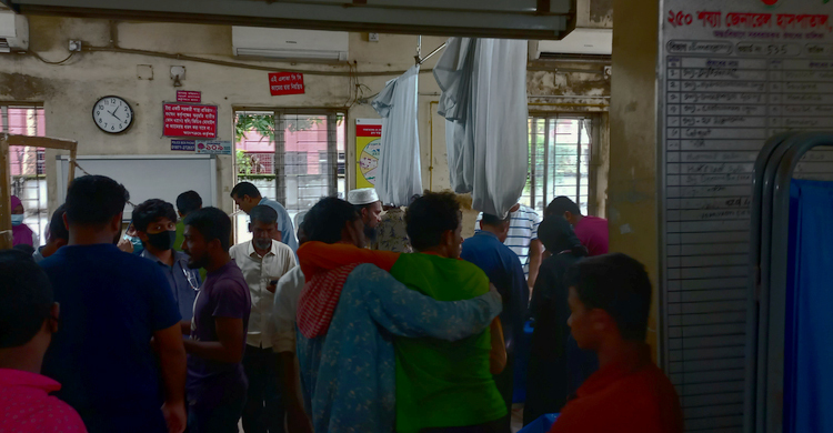 ফেনীর হাসপাতালগুলোতে ৪ ঘণ্টা ব্যাহত চিকিৎসাসেবা