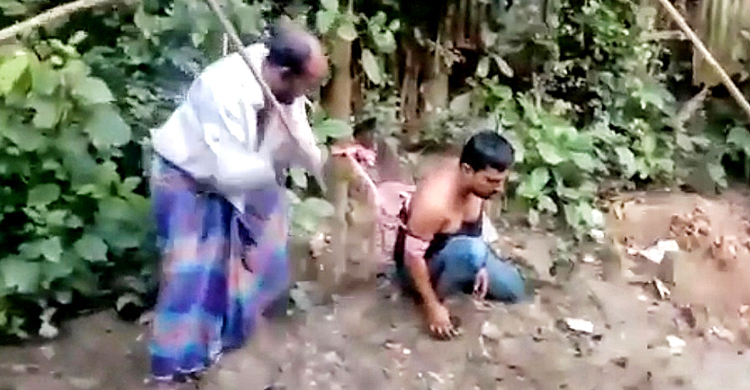 যুবলীগ নেতাকে গাছে বেঁধে নির্যাতনের ভিডিও ভাইরাল