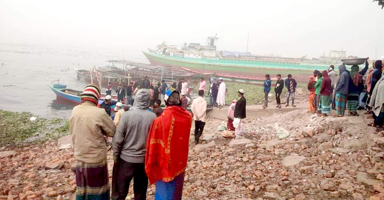 ফতুল্লায় ট্রলারডুবি, নিখোঁজ ১০