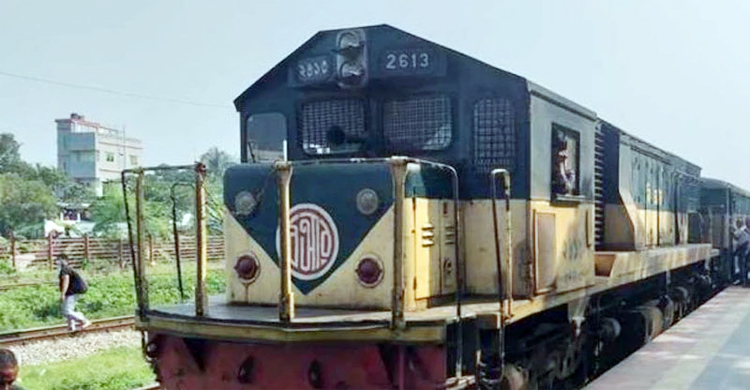 কিশোরগঞ্জে ট্রেনের ইঞ্জিন বিকল, আড়াই ঘণ্টা পর স্বাভাবিক