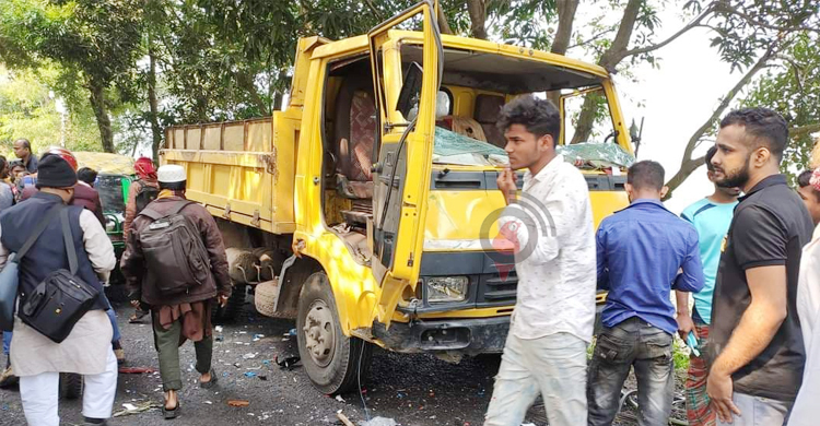 মুন্সিগঞ্জে ট্রাকচাপায় মা-মেয়ে নিহত