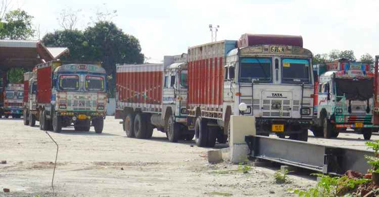 বুড়িমারী স্থলবন্দরে আমদানি-রফতানি বন্ধ